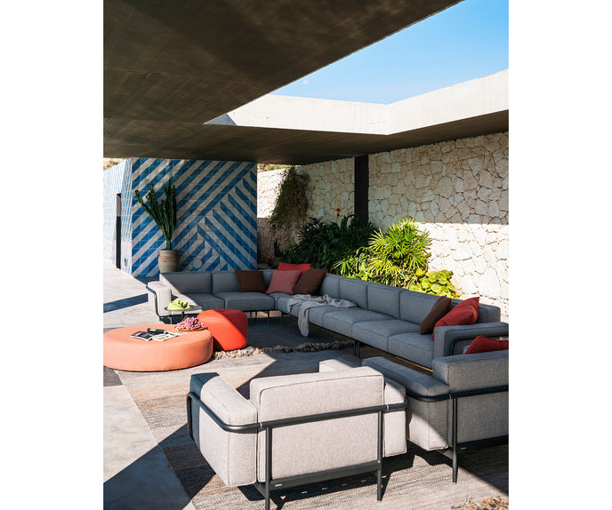 Estendo 2 Seater Sofa I Roda