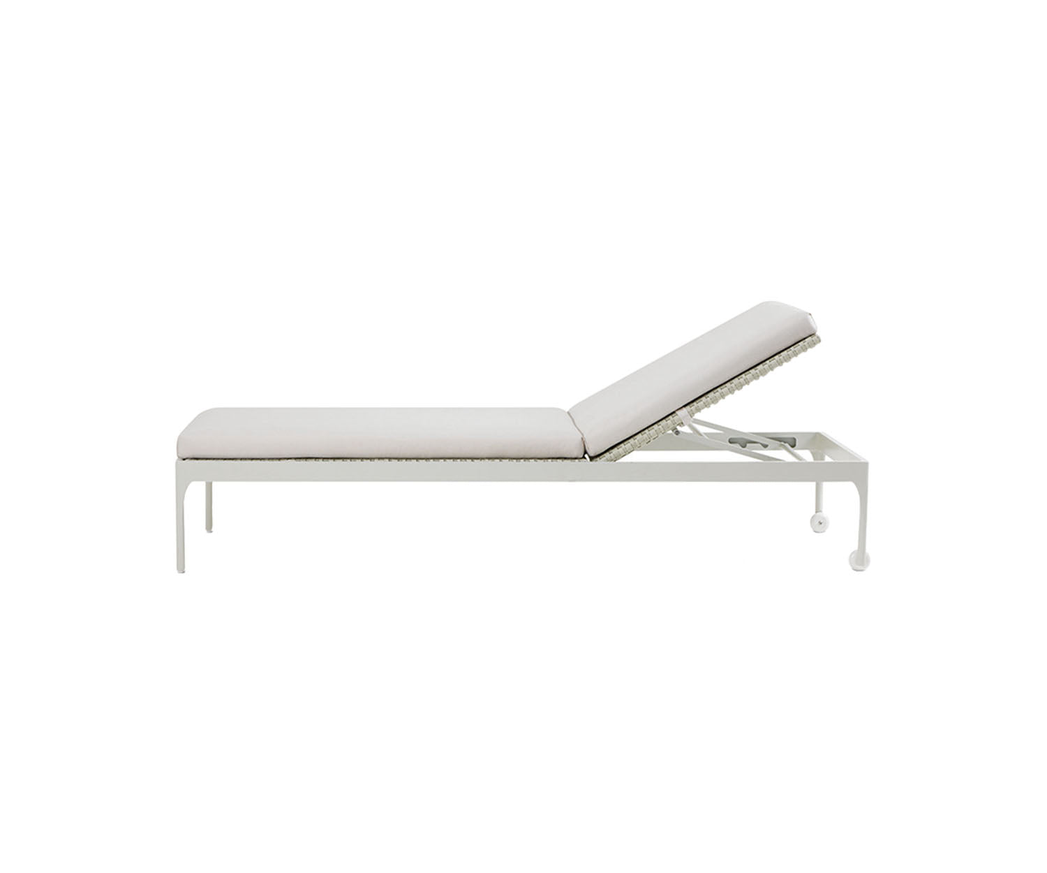 High end Infinity Sun Lounger by Ethimo Casa Design