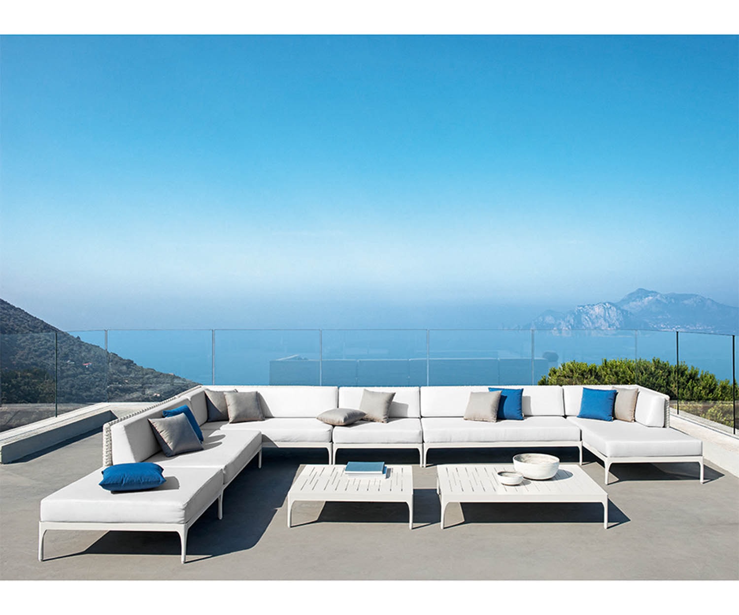 High end Infinity Ottoman by Ethimo Casa Design