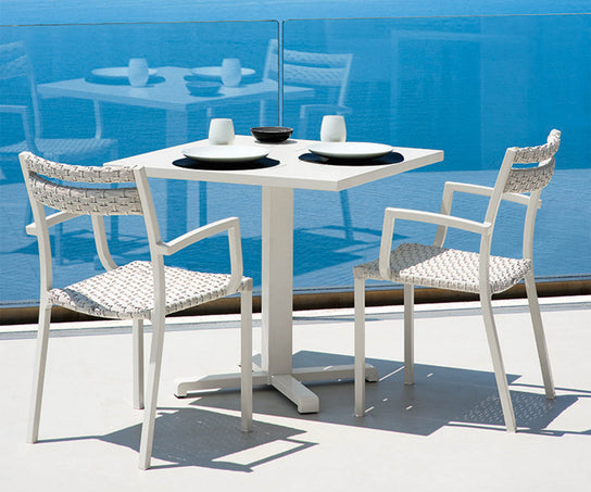 High end Infinity Bistro Table by Ethimo Casa Design