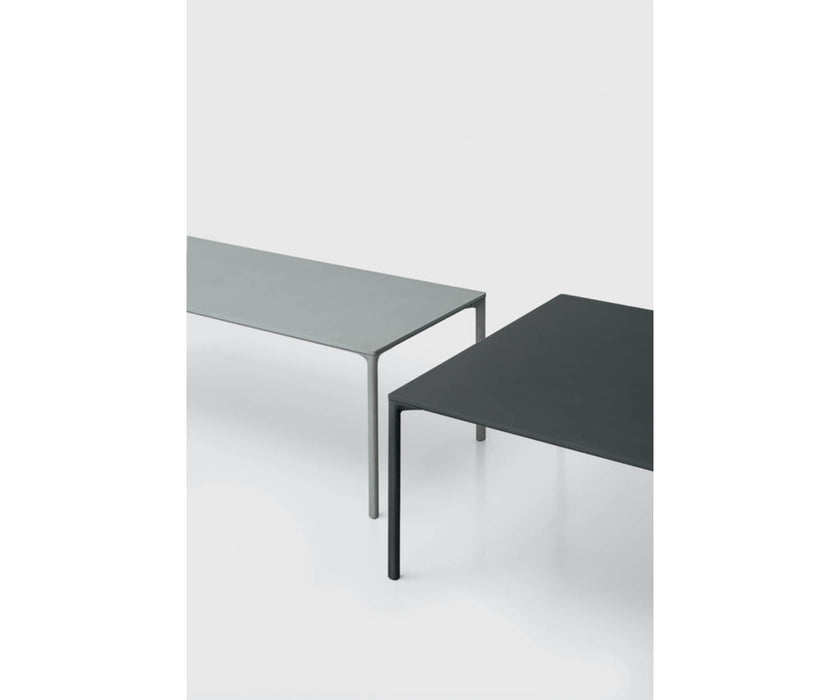 High end Boiacca Dining Table by Kristalia Casa Design