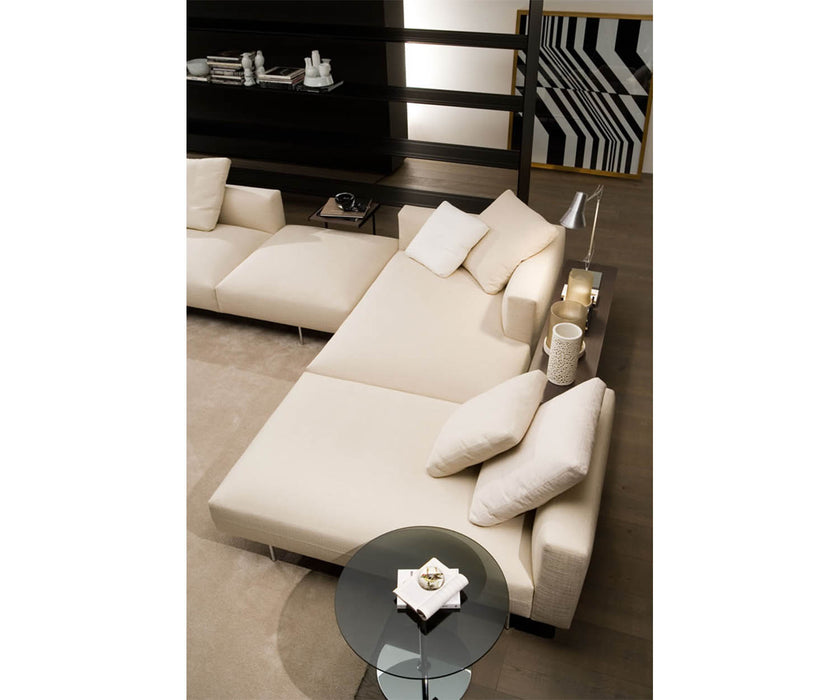 High end Jackson Sectional Sofa by CasaDesús Casa Design