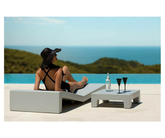 Jut Sun Chaise Table