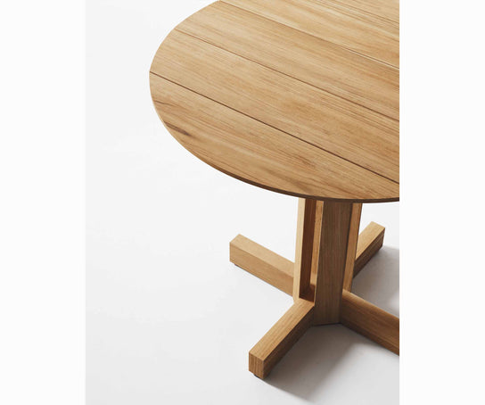 Altar Dining Table | Kettal