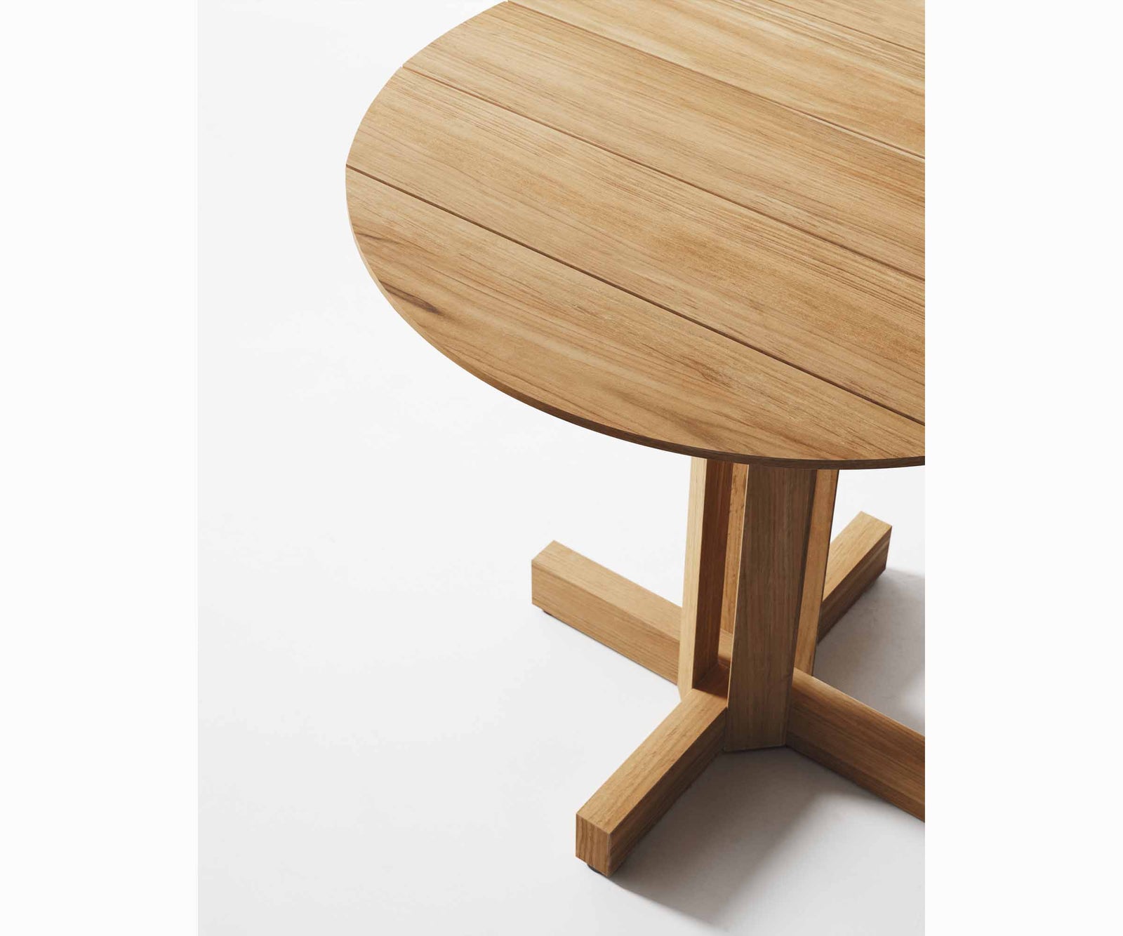 Altar Dining Table | Kettal