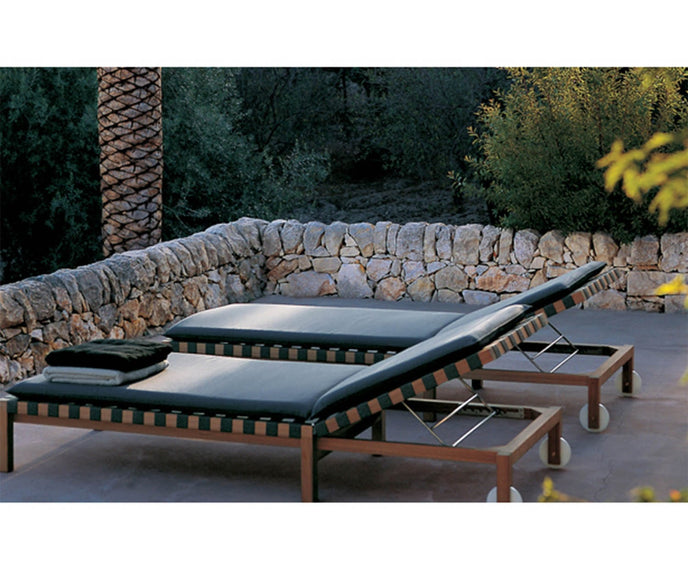 Mistral 104 Sunlounger Roda