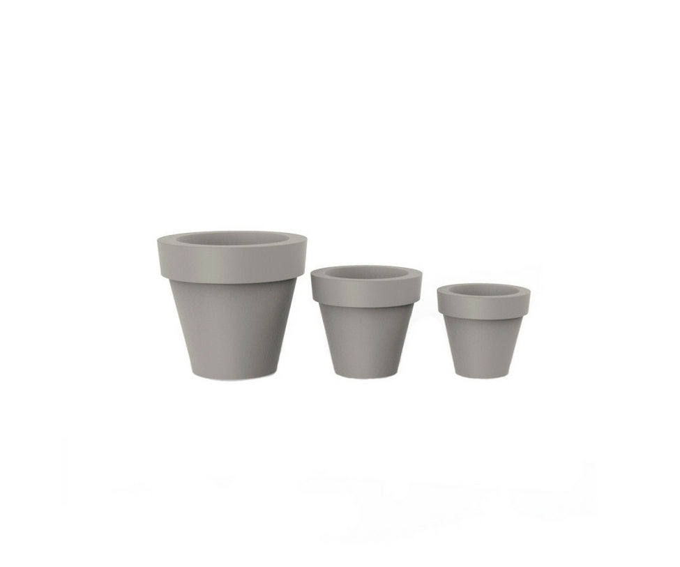 High end Maceteros Planters by Vondom Casa Design