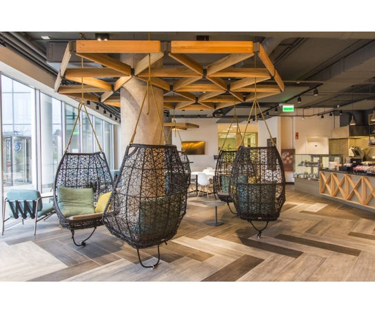 Maia Egg Swing Kettal