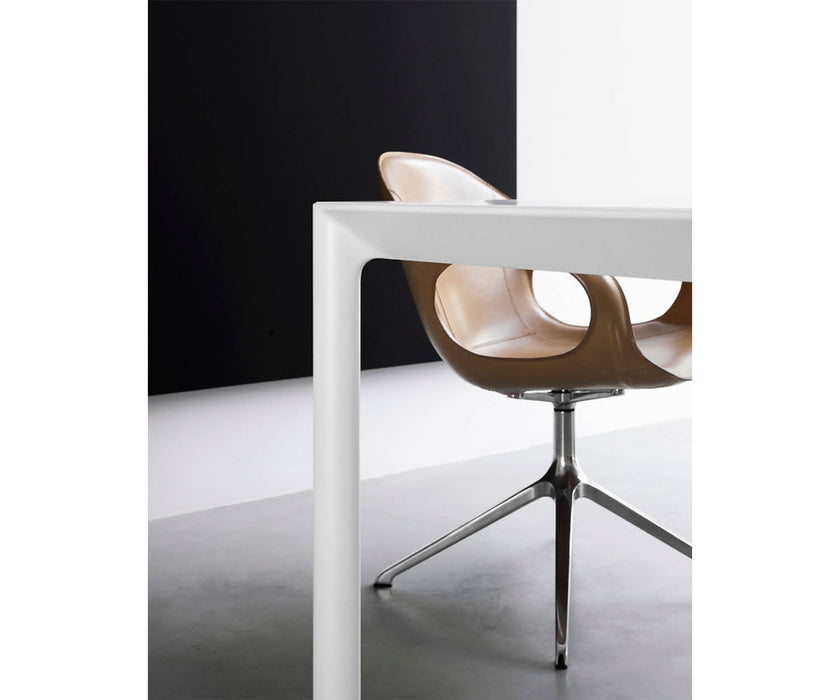 High end Maki Dining Table by Kristalia Casa Design