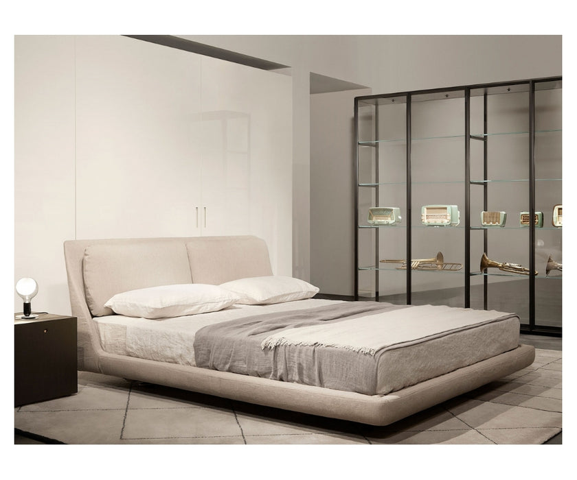 High end Makura Bed by Porro Casa Design