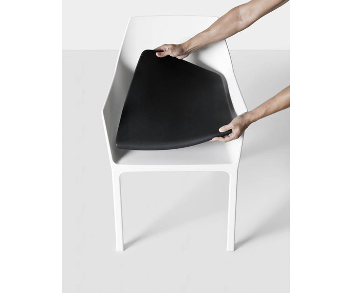 High end Mem Dining Armchair by Kristalia Casa Design