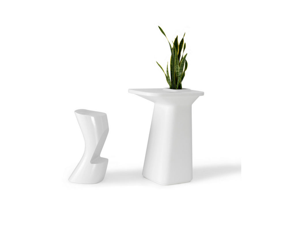 High end Moma Bar Table by Vondom Casa Design