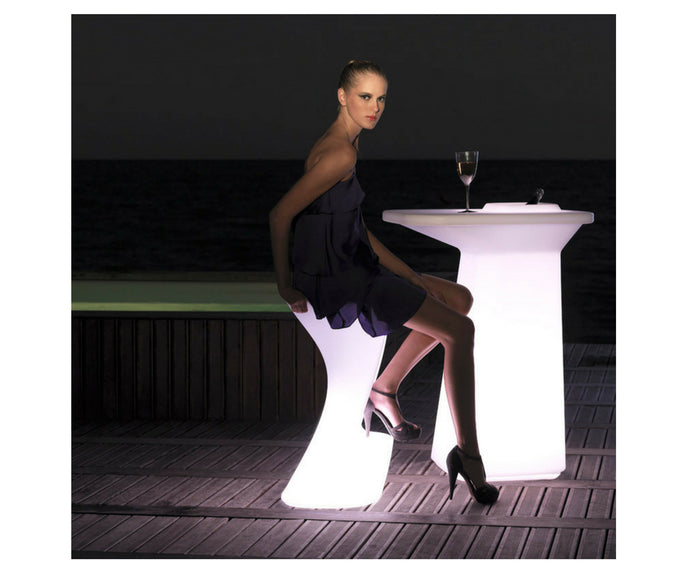 High end Moma Bar Table by Vondom Casa Design
