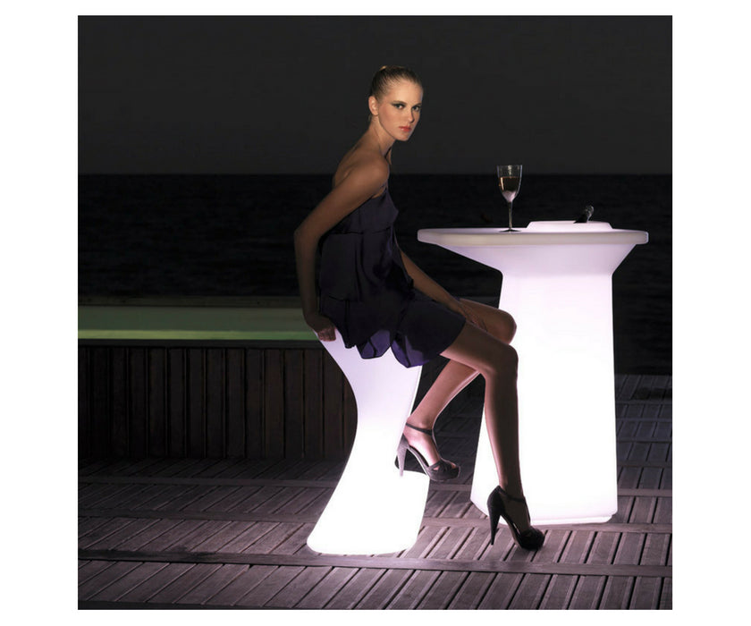 High end Moma Bar Table by Vondom Casa Design