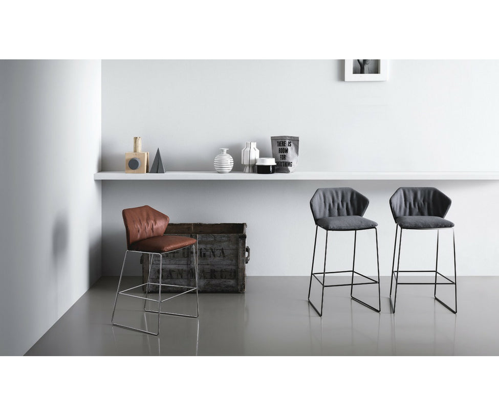 New York Bar Stool Saba