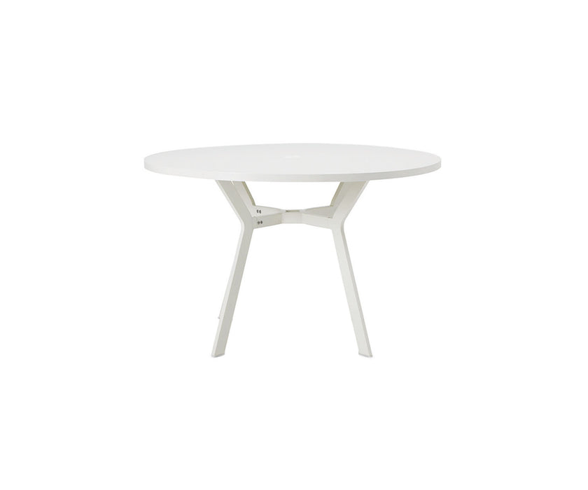 High end Ocean Round Dining Table by Ethimo Casa Design