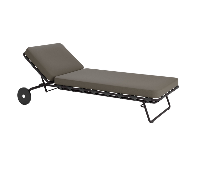 Twist Sunbed | Oiside