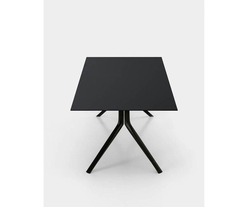 High end Oops I Did It Again Dining Table by Kristalia Casa Design