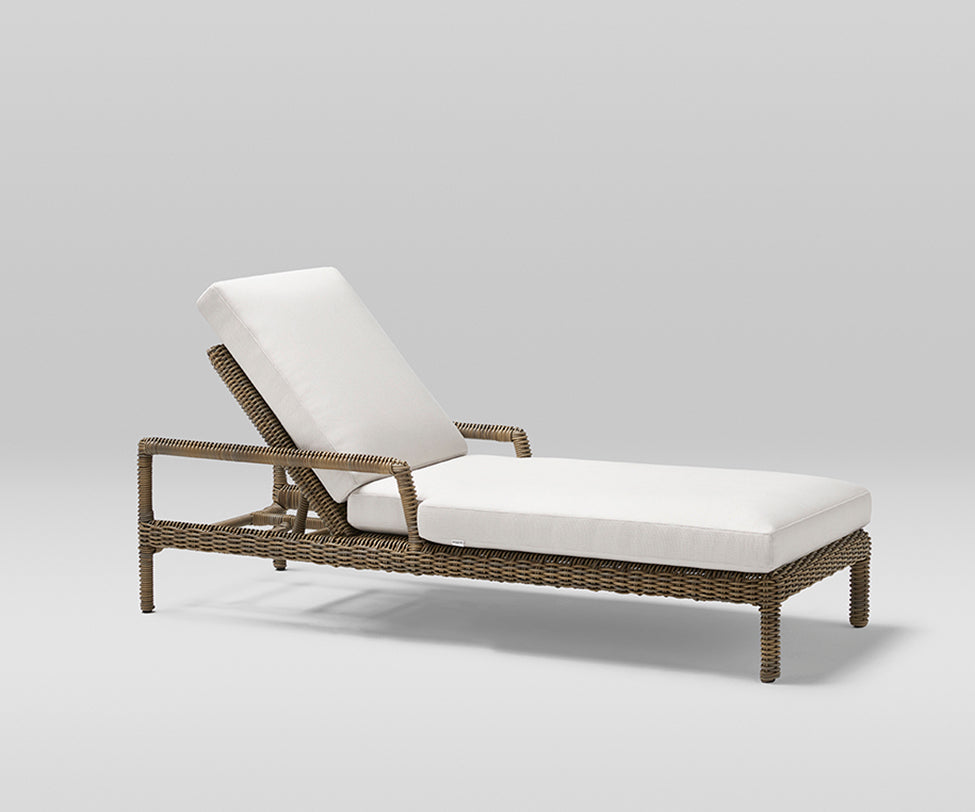 Heritage Chaise Lounge with Arms I Point 1920 