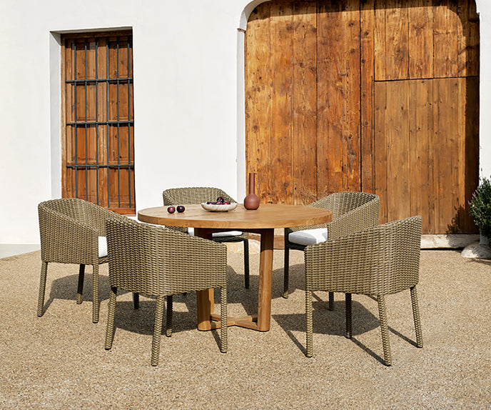 Heritage Round Dining Table I Point 1920 