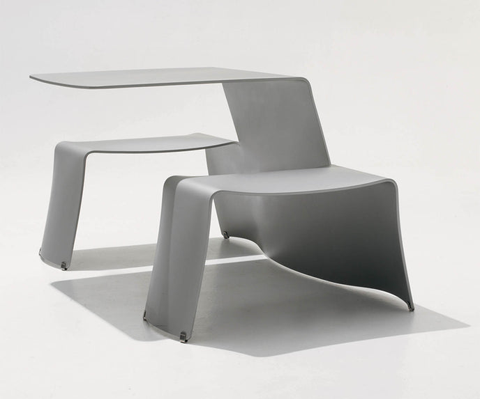High end Picnik Table by Extremis Casa Design