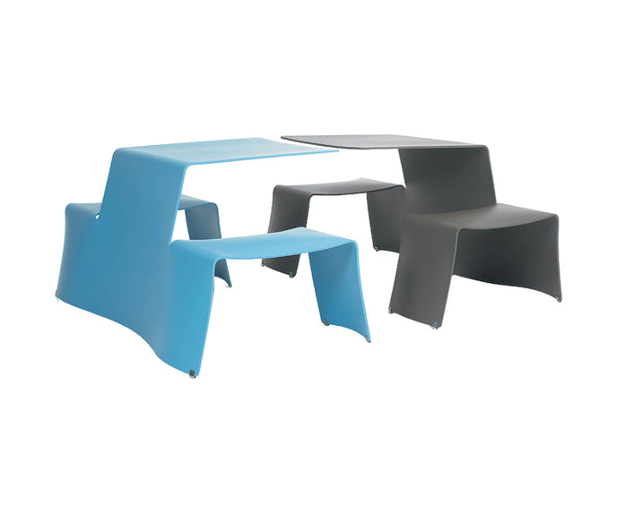 High end Picnik Table by Extremis Casa Design