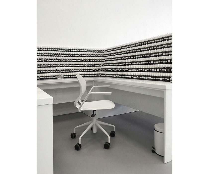 Pikaia with Castors Chair Kristalia