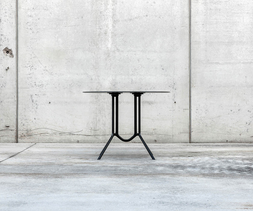 High end Poule Dining Table by Kristalia Casa Design