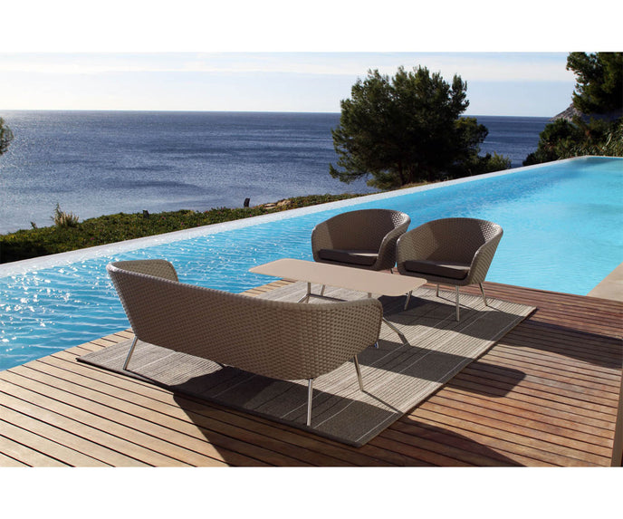 High end Shell Easy Chair by Fueradentro Casa Design