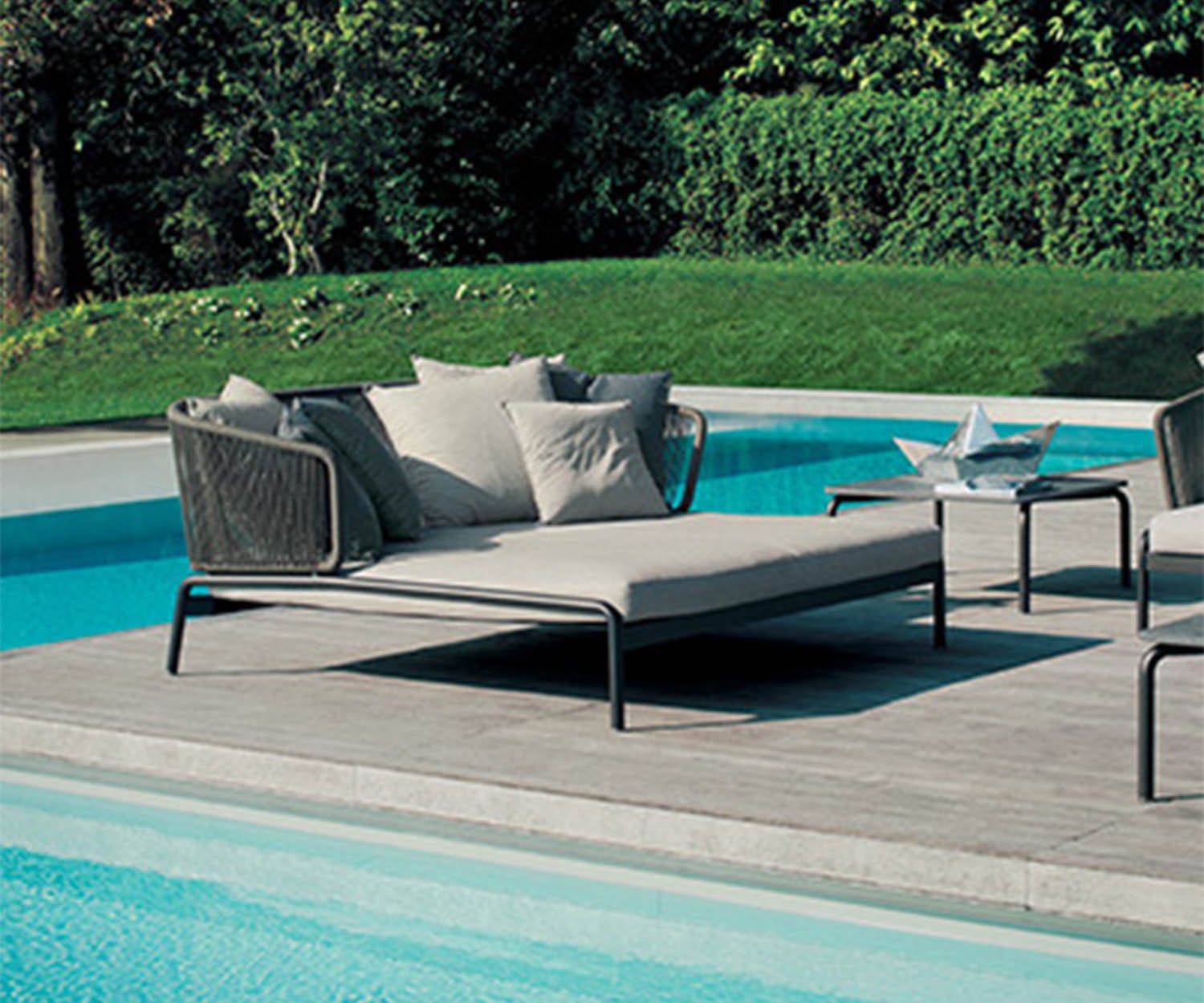 Spool 008 Double Lounge Roda