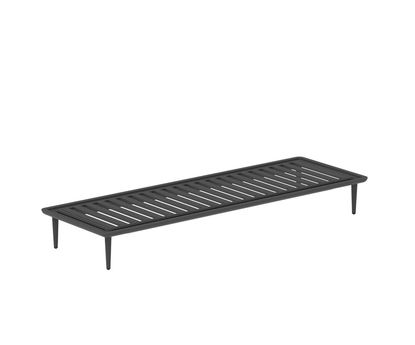 High end Styletto Lounge Benches by Royal Botania Casa Design