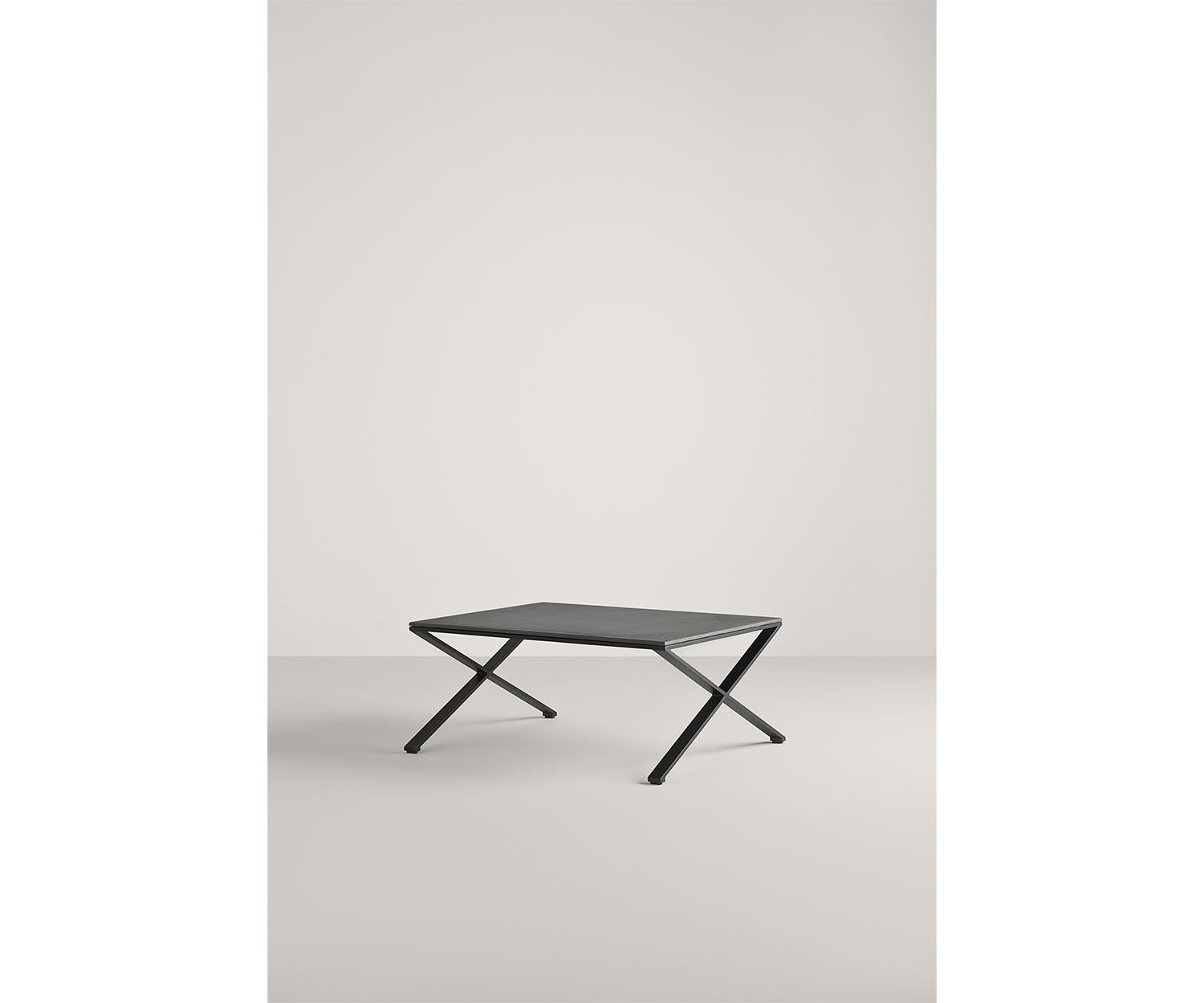 High end Sahrai CT Coffee Table by Frag Casa Design