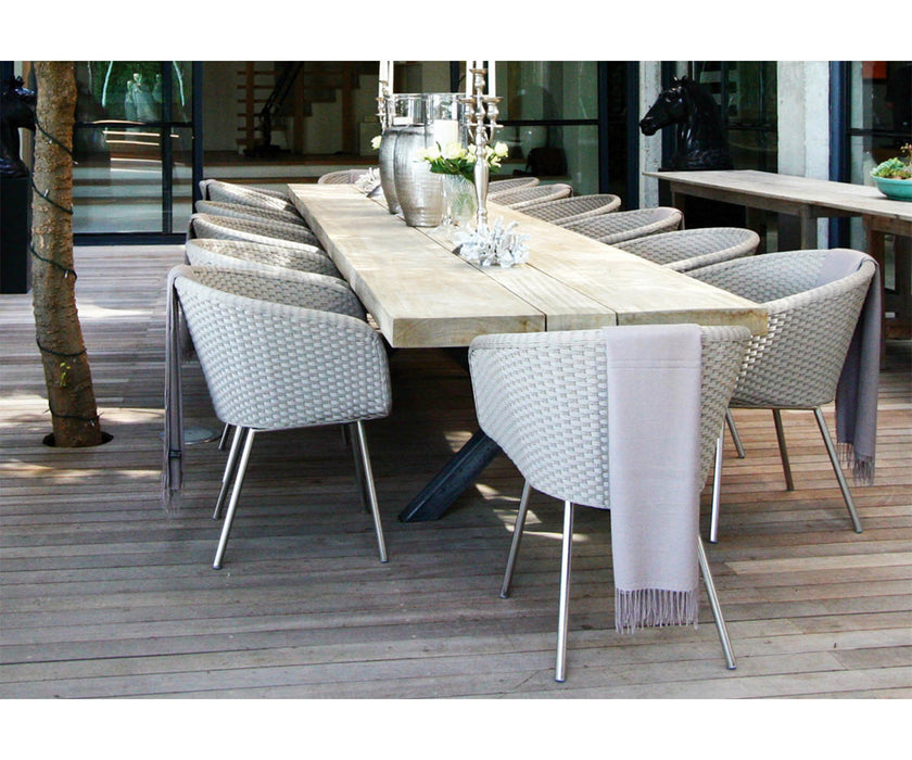 High end Shell Dining Chair by Fueradentro Casa Design