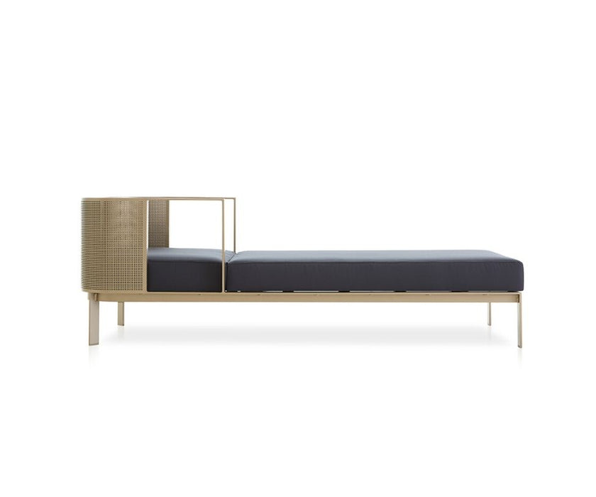 High end Solanas Chaise Longue by Gandia Blasco Casa Design