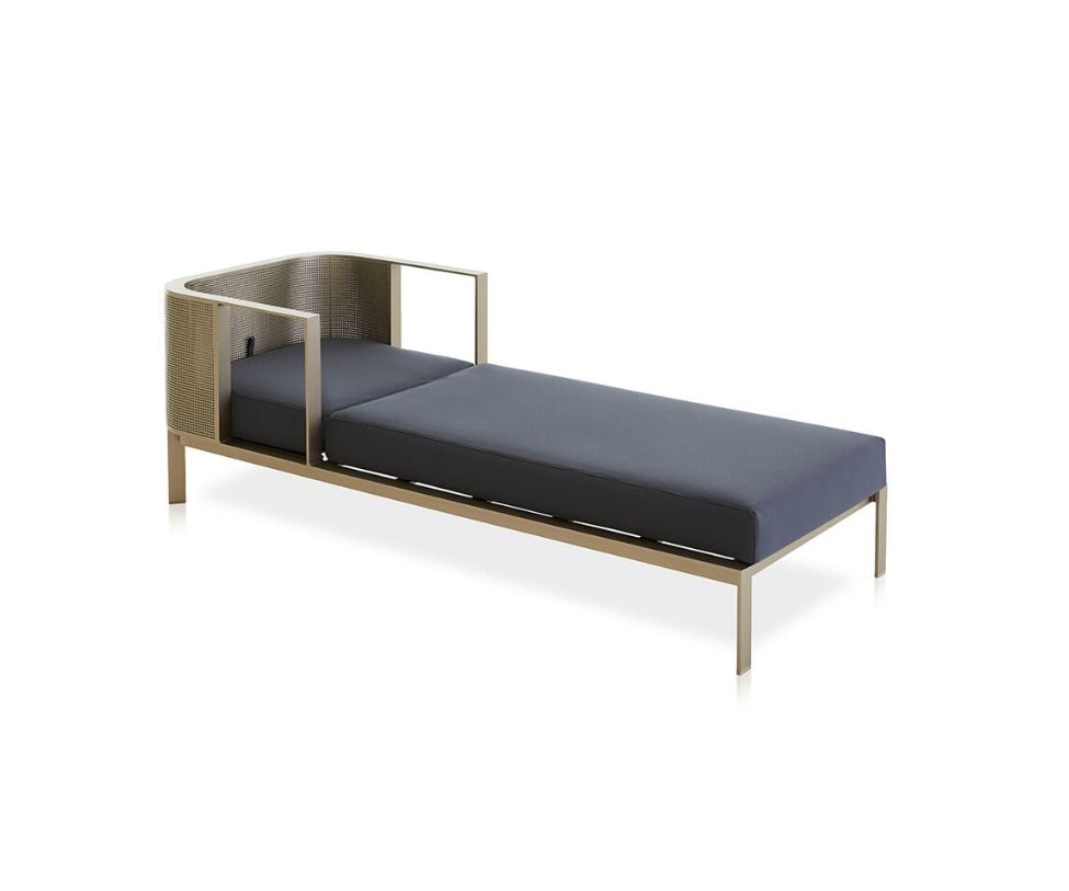 High end Solanas Chaise Longue by Gandia Blasco Casa Design