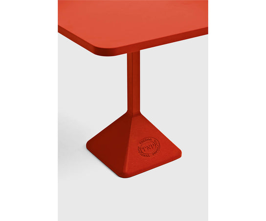 High end TNP Dining Bar Table by Kristalia Casa Design