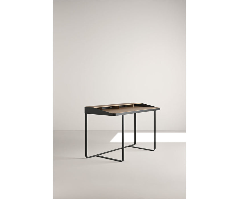 High end Twain Desk by Frag Casa Design