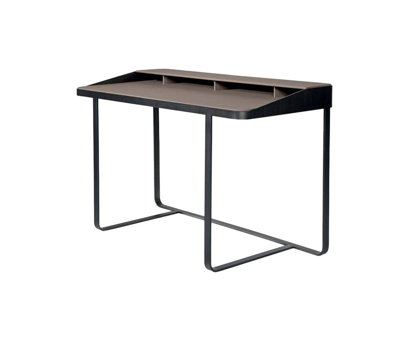 High end Twain Desk by Frag Casa Design