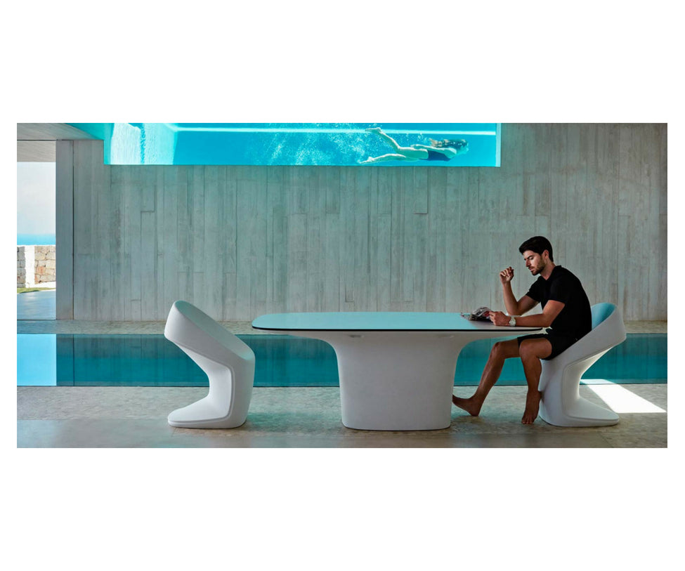 High end Ufo Dining Table by Vondom Casa Design