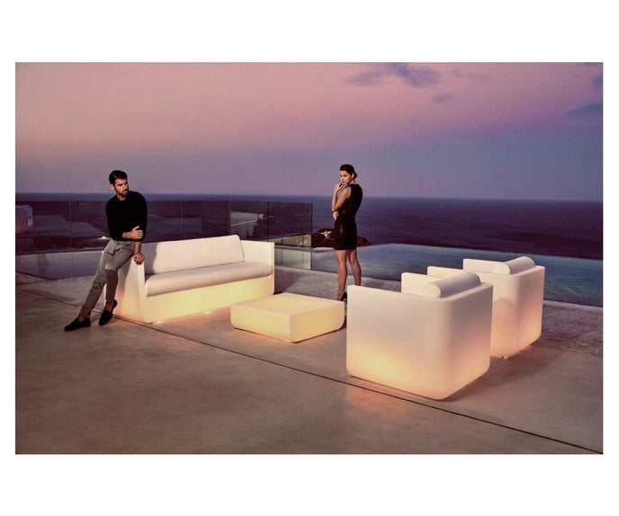 High end Ulm Lounge Chair by Vondom Casa Design