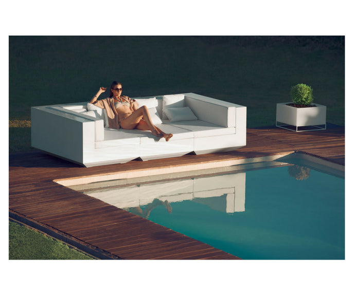 High end Vela Land Planter by Vondom Casa Design