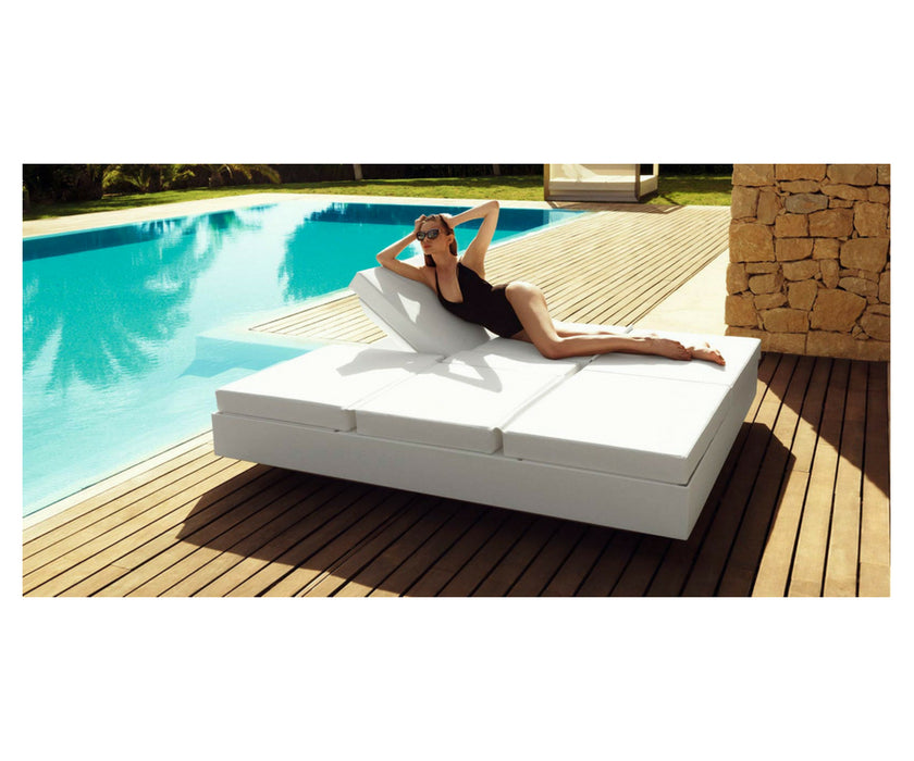 High end Vela Daybed 4 Reclining Backrest by Vondom Casa Design