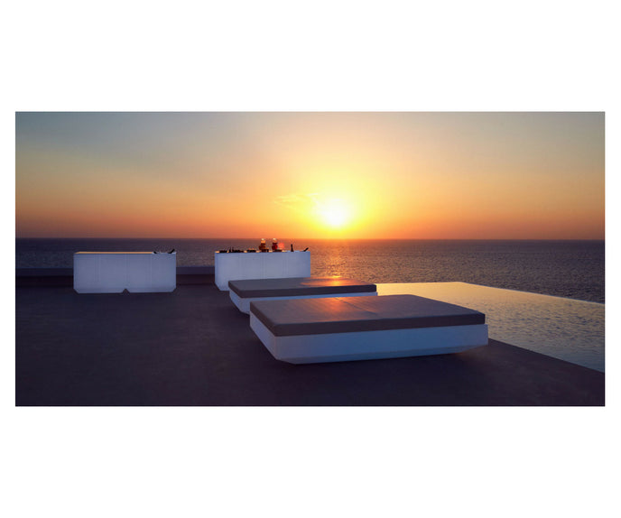 High end Vela Basic Square Daybed by Vondom Casa Design