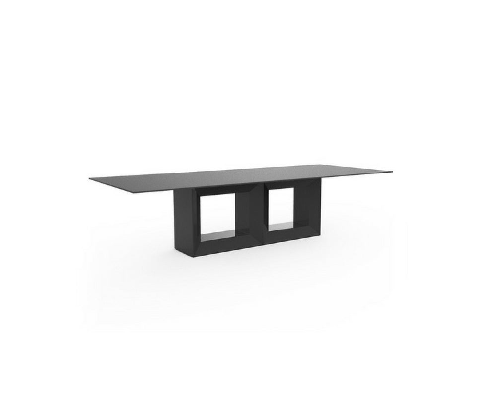 High end Vela Dining Table by Vondom Casa Design