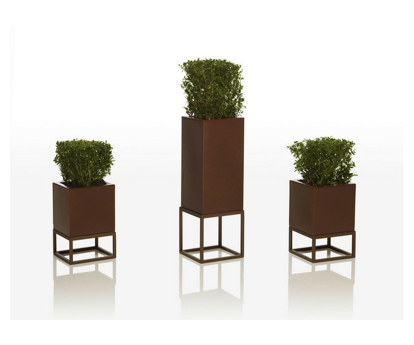 High end Vela Cube Planter by Vondom Casa Design