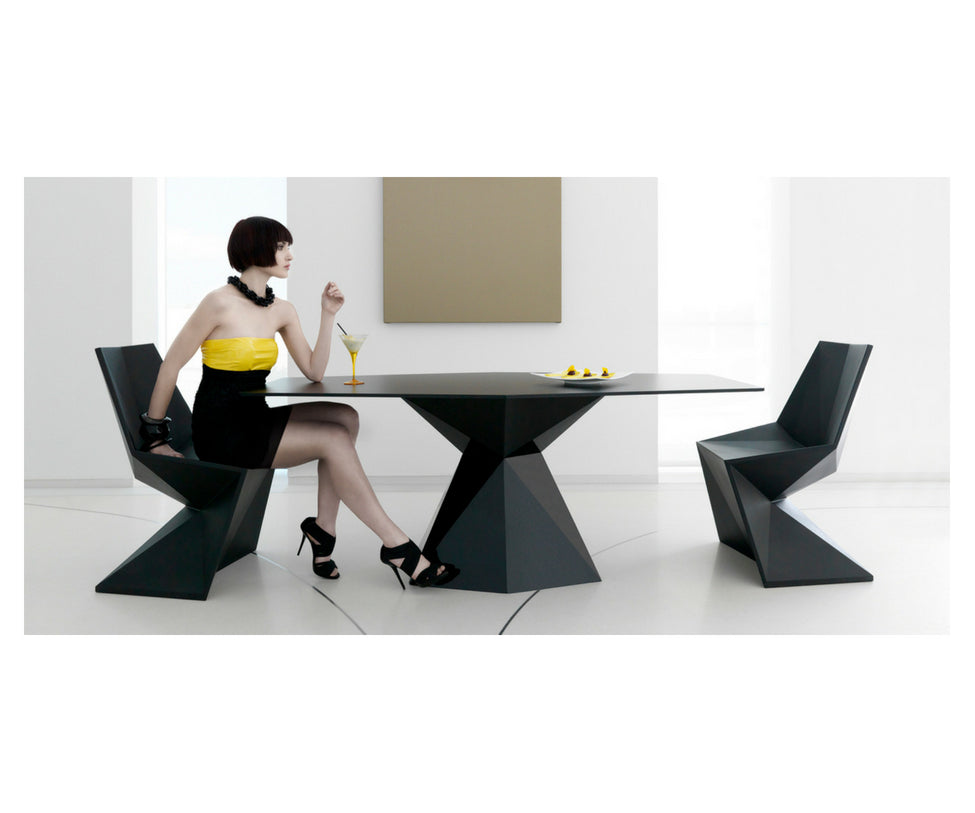 High end Vertex Dining Table by Vondom Casa Design