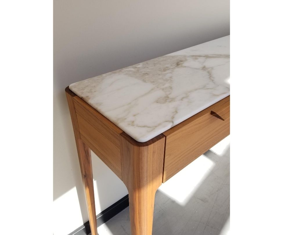 Floor Sample Ziggy 10 Console Porada