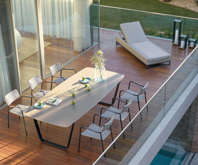 Air Dining Table | Manutti 