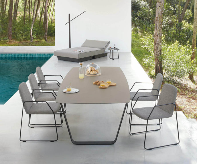 Air Dining Table | Manutti 