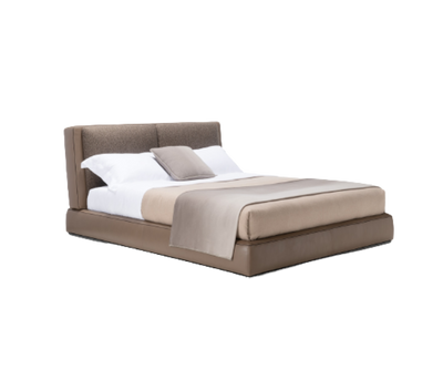 High End Aldgate Bed Frame by Molteni&C Casa Design Group